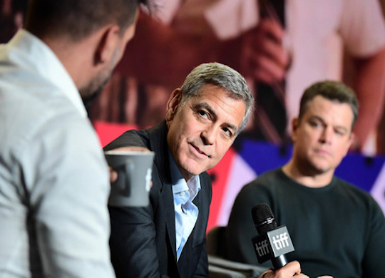 George Clooney y su bronceado falso