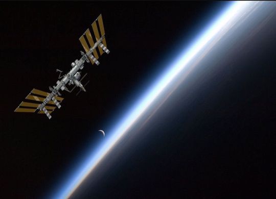 ¿Sabías que la Estación Espacial brilla una enormidad?