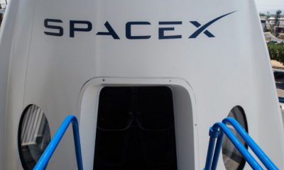 A mock up of the Crew Dragon spacecraft is displayed during a media tour of SpaceX headquarters and rocket factory on August 13, 2018 in Hawthorne, California. 
SpaceX plans to use the spaceship Crew Dragon, a passenger version of the robotic Dragon cargo ship, to carry NASA astronauts to the International Space Station in 2019. / AFP PHOTO / Robyn Beck