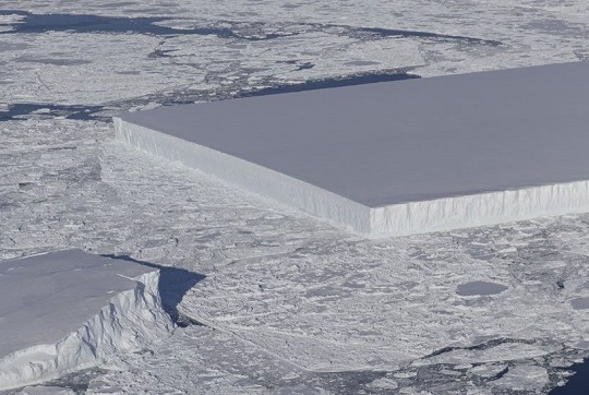 ¿Sabías que La NASA descubrió dos icebergs rectangulares flotando en la Antártida