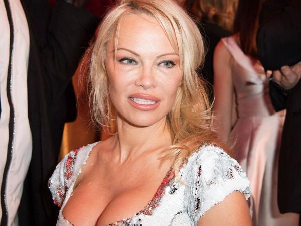 Pamela Anderson “El feminismo va demasiado lejos. Paraliza a los hombres”