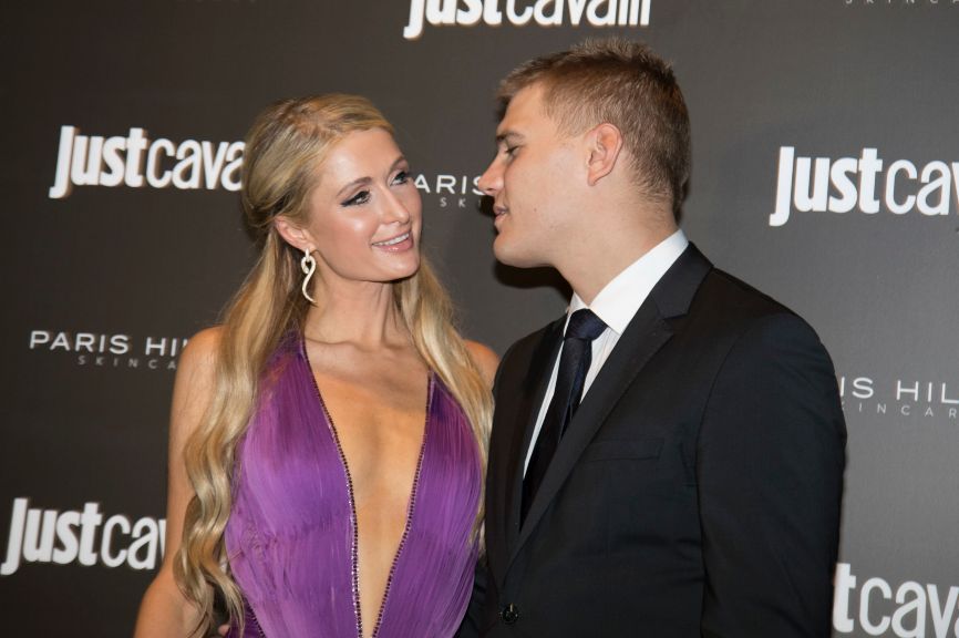 Paris Hilton se pronuncia acerca de su ruptura con Chris Zylka