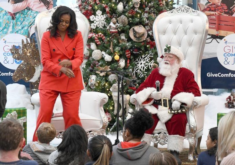 Ya viste a Michelle Obama bailarina y navideña