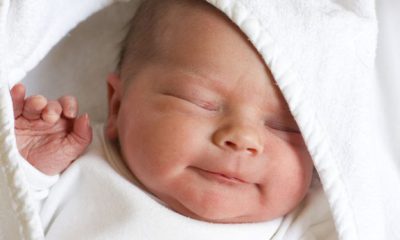 ¿Sabías que los bebés que duermen menos de 10 horas serán gordos?