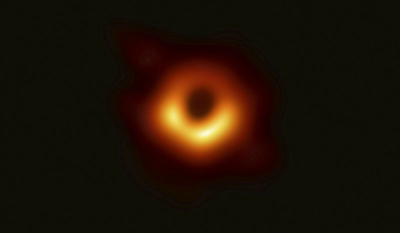 ¿Sabías que publicaron la primera foto de un agujero negro?
