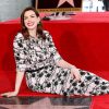 Anne Hathaway tiene estrella en el Paseo de la fama de Hollywood