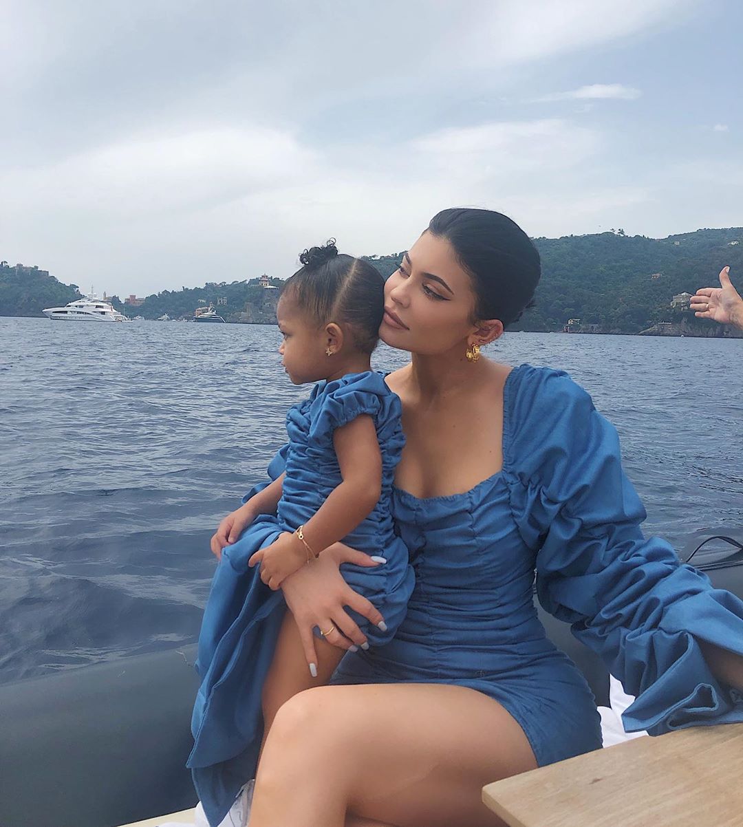 Kylie Jenner y su hija Stormi siempre sorprendiendo