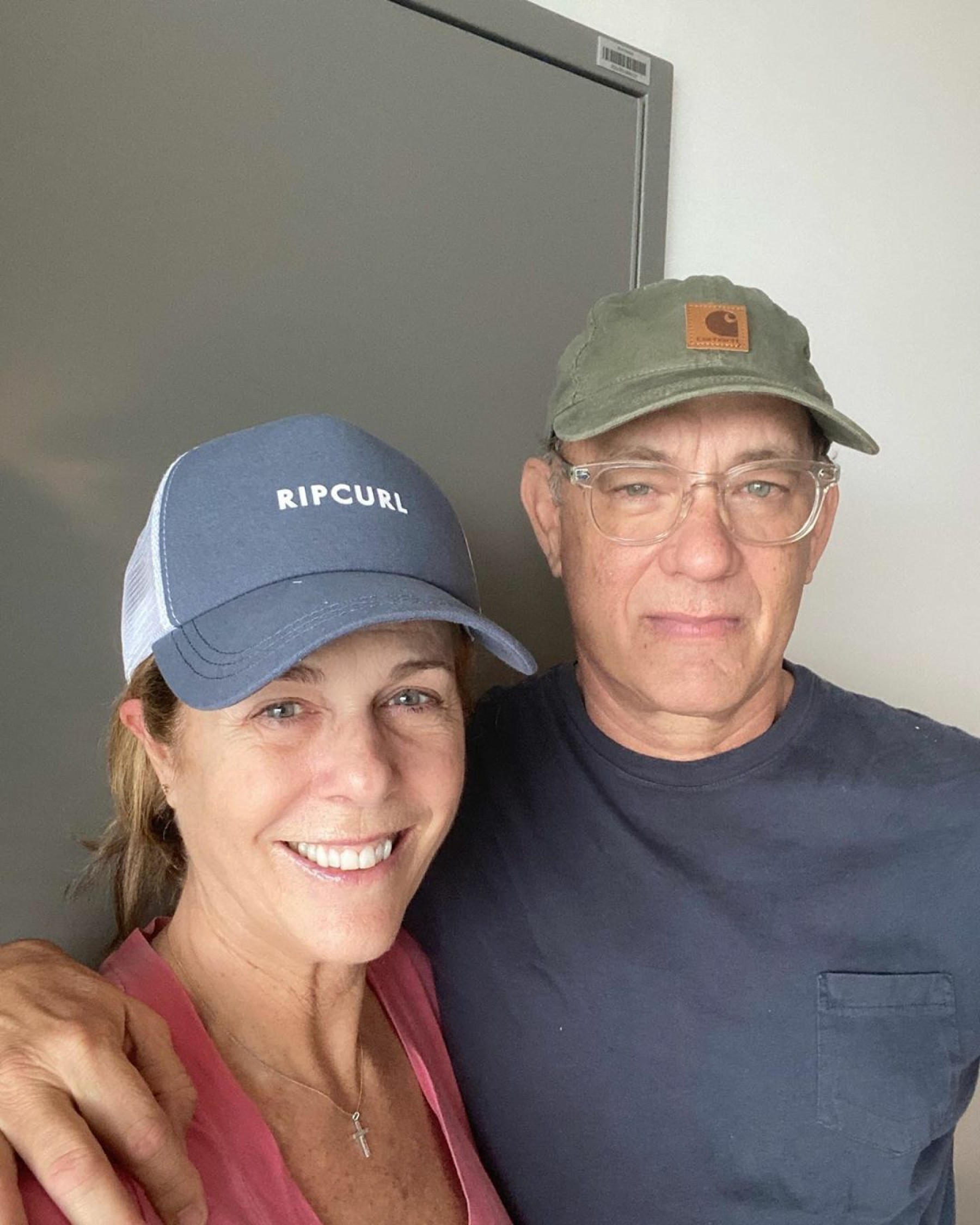 Mujer de Tom Hanks relató su dolorosa experiencia con el coronavirus