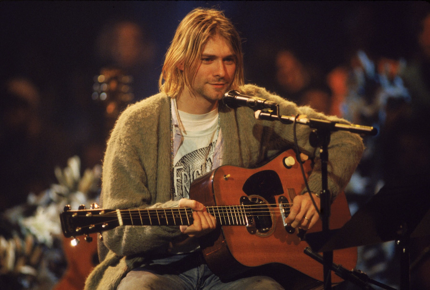 ¿Fanático de Nirvana? Se vendió guitarra de Kurt Cobain